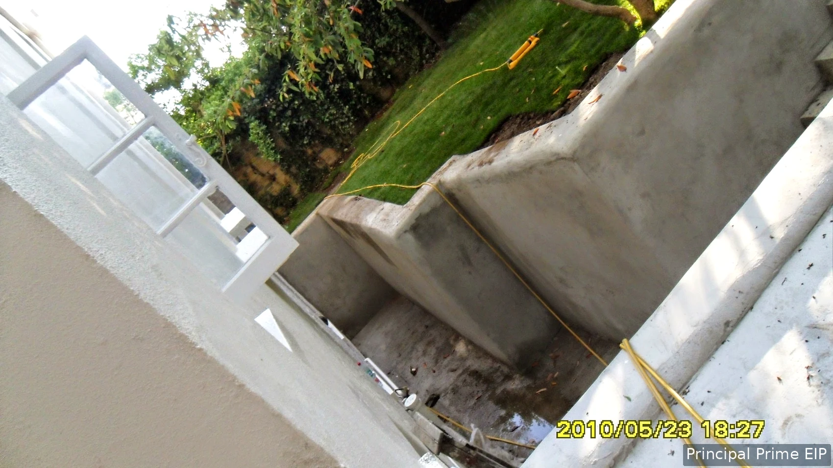 Rendered retaining walls and garden access steps Rendered retaining walls and garden access steps